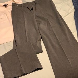 Women Size 6 Dockers pleated cuffed bootcut pants